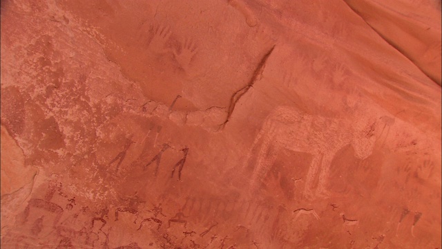 沙岩,过去,石洞壁画,远古的视频素材
