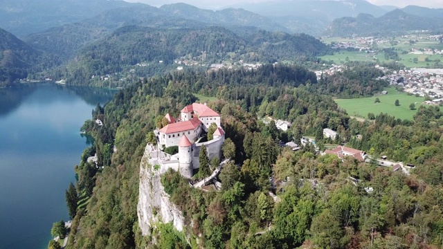 斯洛文尼亚布莱德城堡的航拍视频下载