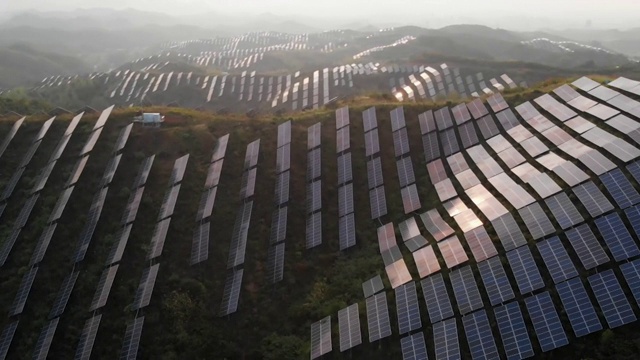 空中大型太阳能农场，中国视频素材