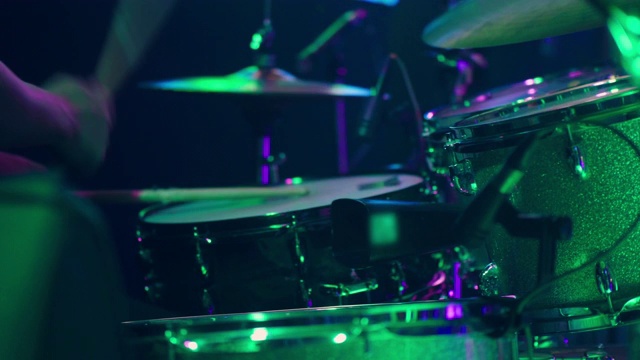 鼓手在音乐会视频下载