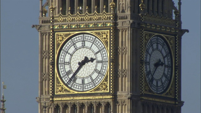 英国伦敦的大本钟显示时间。视频下载