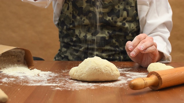 面包，糕点和比萨饼准备视频素材