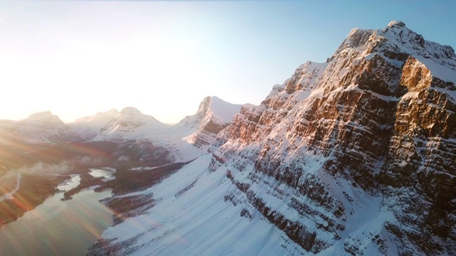 雪山的完美日出视频下载