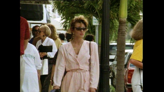 Seq。穿着考究的女人在棕榈岛购物;1991视频下载