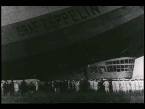 齐柏林飞艇从日本东京飞越太平洋后抵达洛杉矶。视频素材