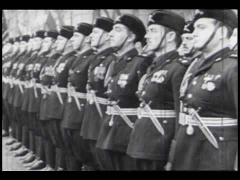 士兵们穿着意大利、德国和日本的军装，反映了轴心国的秘密社会。视频素材