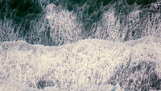 海浪。鸟瞰图视频素材