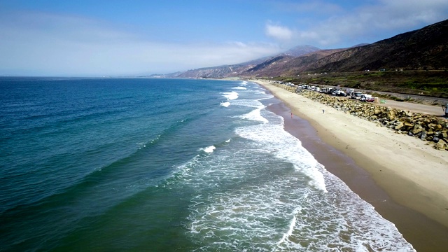 这是加州海岸无人机拍摄的画面视频素材