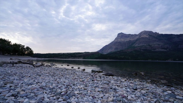 沃特顿湖国家公园，阿尔伯塔，加拿大视频素材
