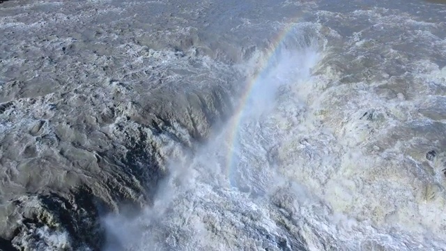 冰岛的彩虹瀑布视频素材