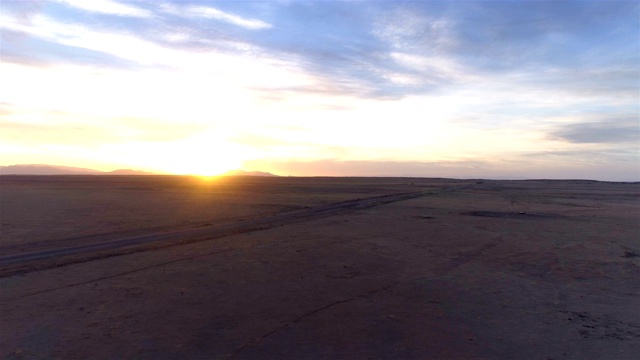 沙漠中的风车视频素材