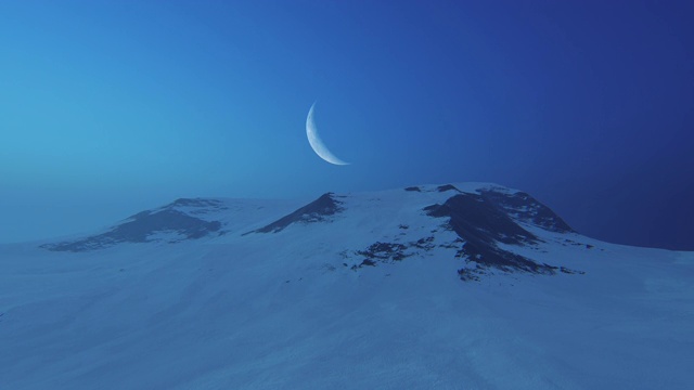 鸟瞰图的山峰与月亮视频素材