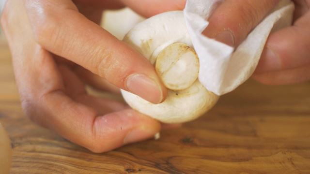 清洁白蘑菇视频素材