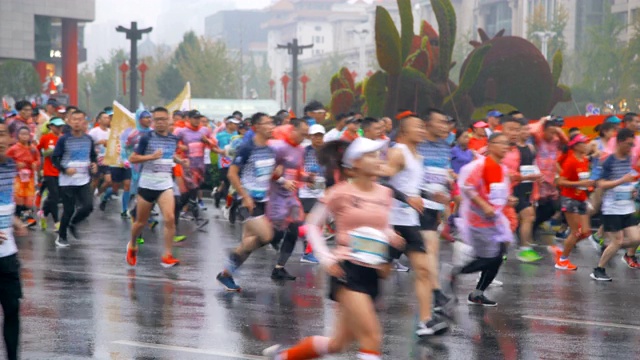 西安国际马拉松赛，中国。视频素材