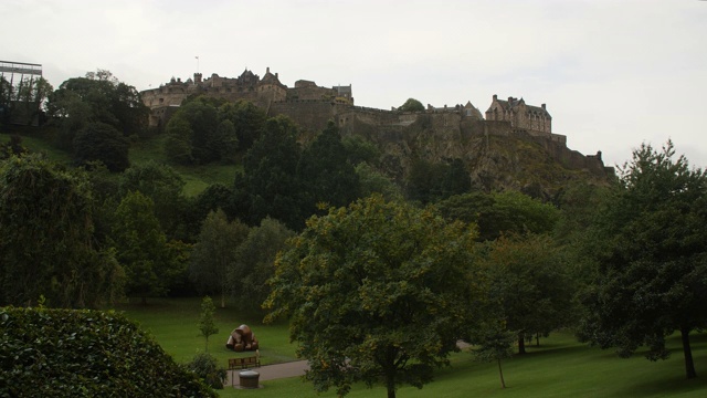 爱丁堡城堡和王子街花园视频素材