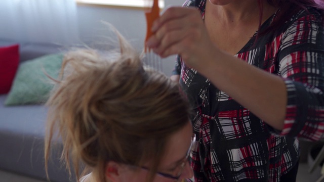美容院发型师视频素材