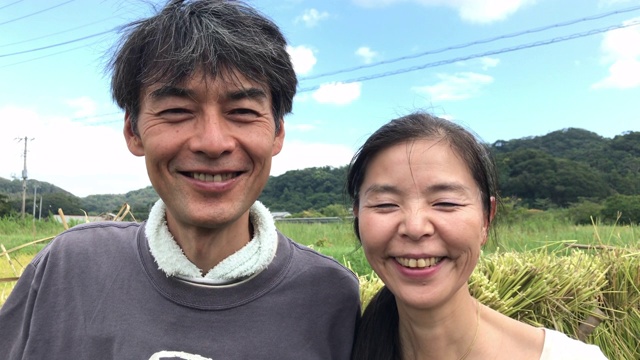 日本夫妇从事农业视频下载