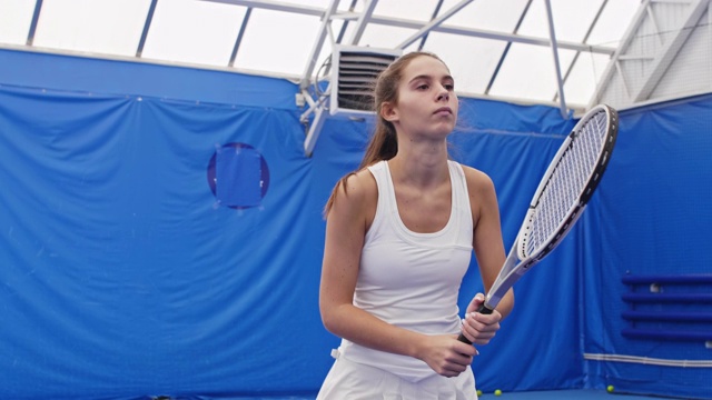 青少年运动员打网球视频下载