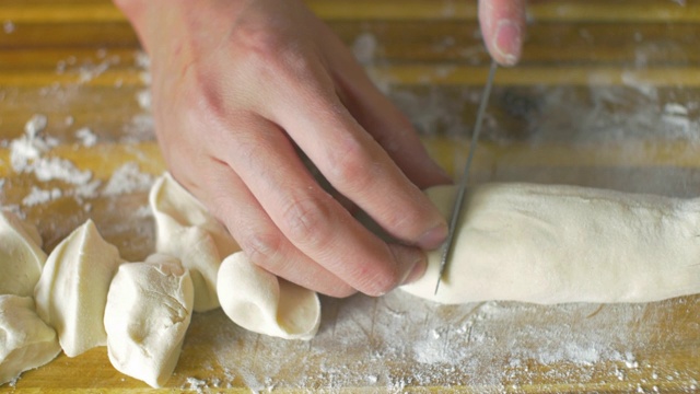 手工制作饺子皮视频素材