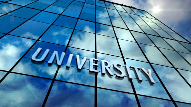 大学玻璃摩天大楼与镜面天空循环动画视频下载