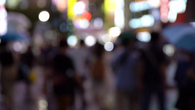 日本东京涩谷十字路口的行人和汽车视频素材