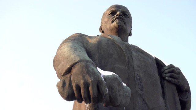 冬季列宁纪念碑的天空，共产主义视频素材