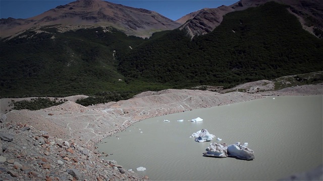 阿根廷巴塔哥尼亚塔湖。视频素材