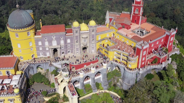 公园国家钢笔宫(Palacio Nacional da Pena) / Sintra，葡萄牙视频下载