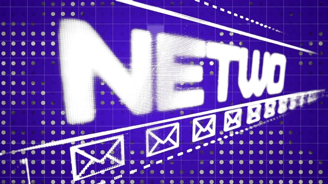 文字社交网络和信封移动在紫色的背景视频素材