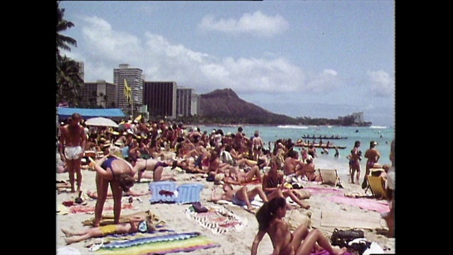 显示夏威夷怀基基海滩的序列;1983视频下载