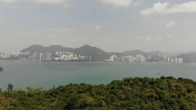 从南丫岛到香港的景色。视频素材