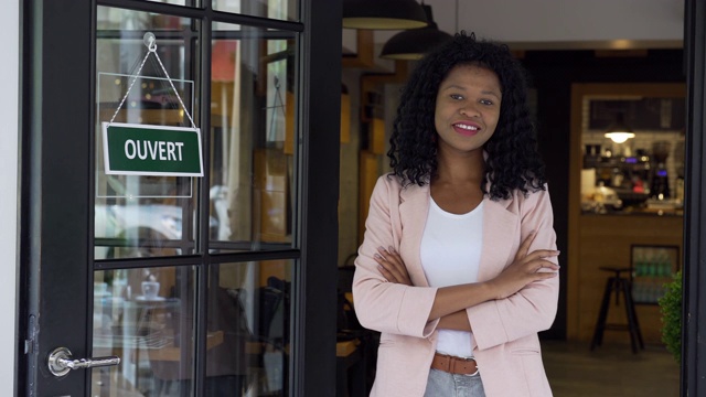 非洲裔女性小企业主视频素材