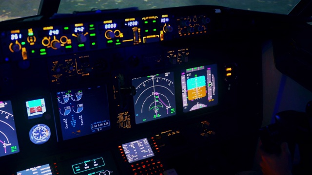 飞行员驾驶座舱视图视频素材