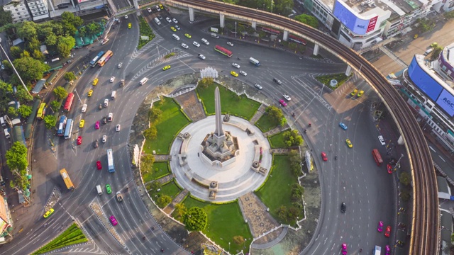 在胜利纪念碑，曼谷，4K空中Hyper Lapse视频素材