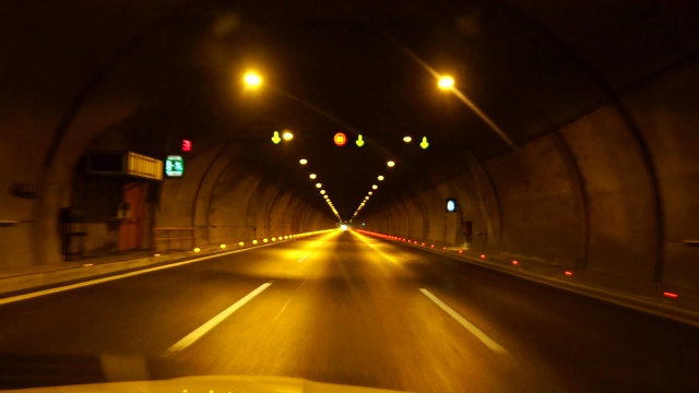 在隧道内驾驶视频素材