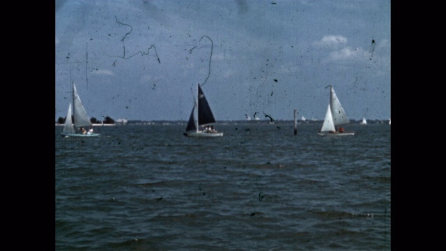 船的观点帆船在海上移动，佛罗里达，美国视频素材