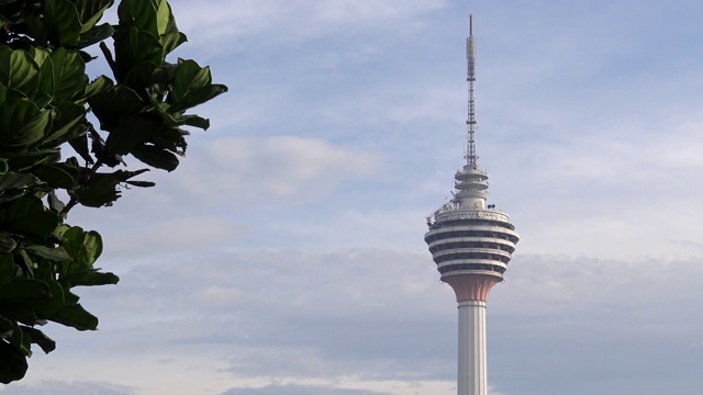 4K，著名的吉隆坡通信塔，Menara KL电视天线。视频素材