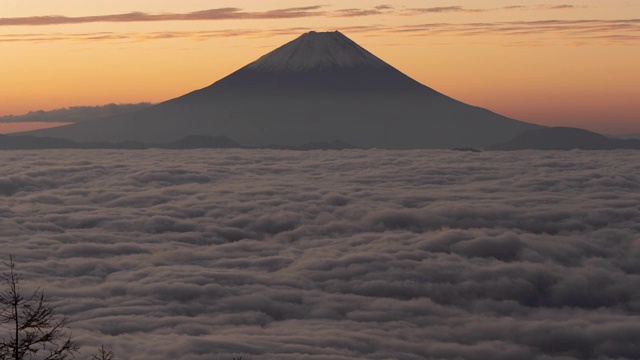 云海中的富士山(延时/放大)视频素材
