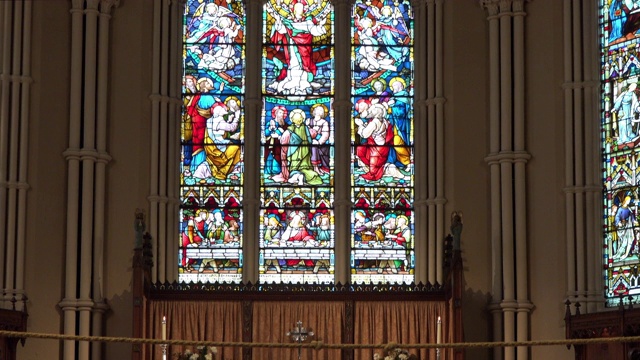 加拿大多伦多圣詹姆斯大教堂的彩色玻璃视频素材