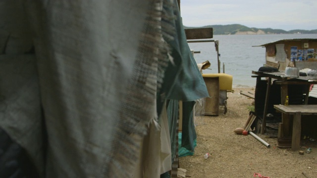 漂浮的棚屋，莫尔兹比村的贫民窟视频素材