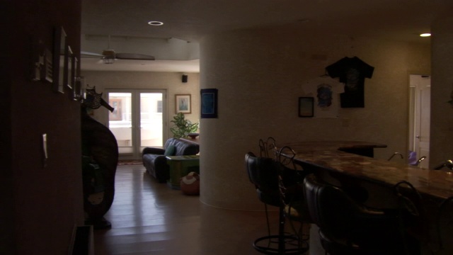 客厅是家庭氛围的一个例子。视频素材