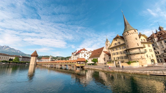 卢塞恩(卢塞恩):瑞士时间间隔4K，教堂桥的城市天际线时间间隔视频素材