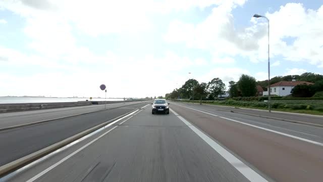 哥本哈根Strandvejen XVIII同步系列后视图驾驶工艺板视频素材