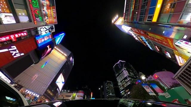 晚上开车穿过城市视频素材