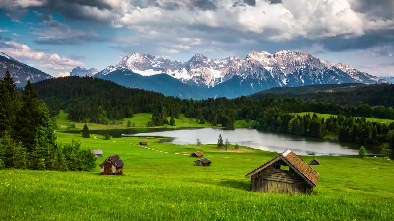 时间流逝:德国，巴伐利亚，卡温德尔山脉与杰洛德湖-跟踪拍摄视频素材