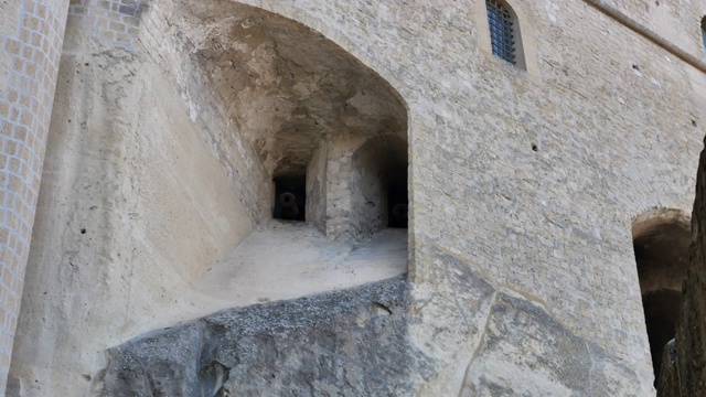 圣埃尔莫城堡的老墙和那不勒斯的枪槽视频素材