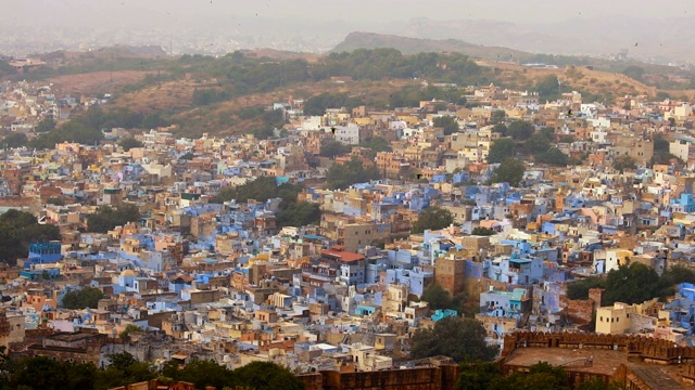 焦特布尔(也是蓝色城市)是印度拉贾斯坦邦的第二大城市，也是该邦的第二大城市。视频素材