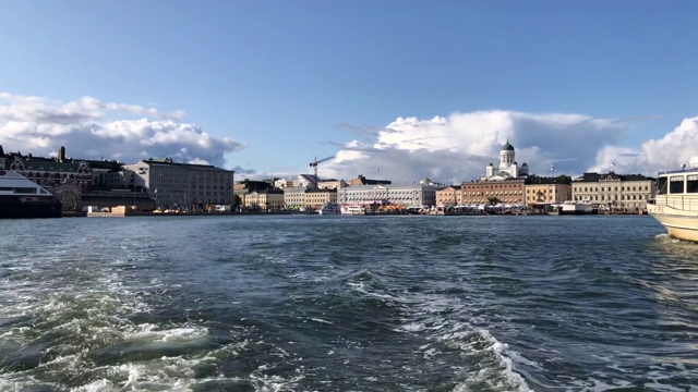 从船上看到的赫尔辛基市中心视频下载
