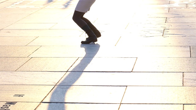特写腿的女人跳舞的步骤视频素材
