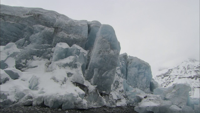 冰山漂浮在威廉王子湾。视频下载